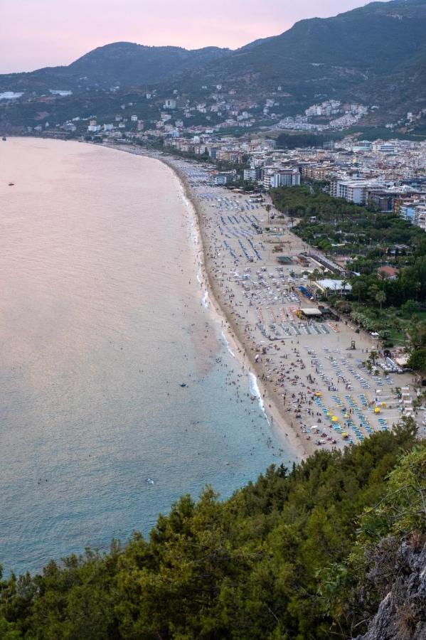 Hotell Riviera & 4*