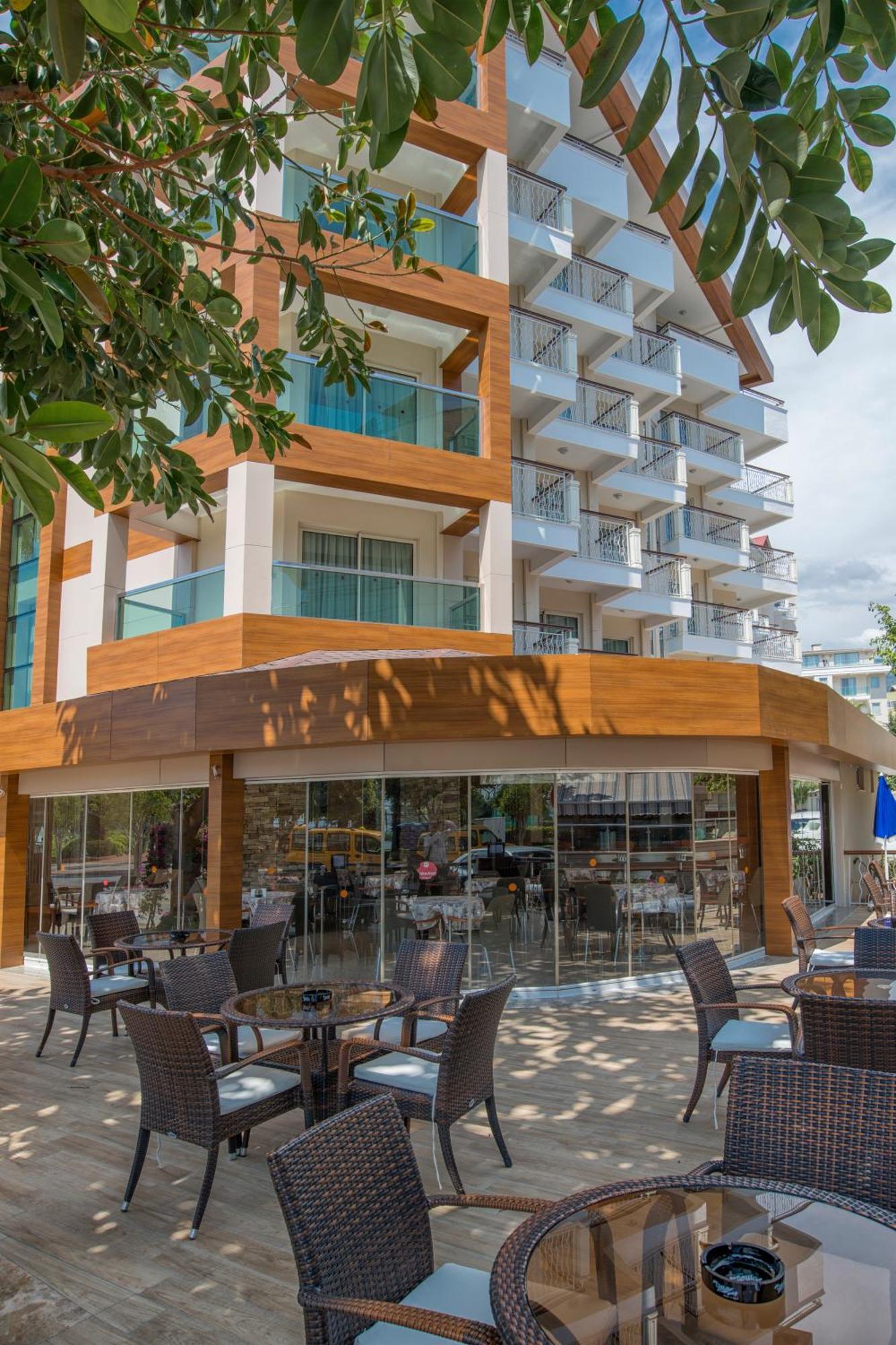 Riviera & Hotell