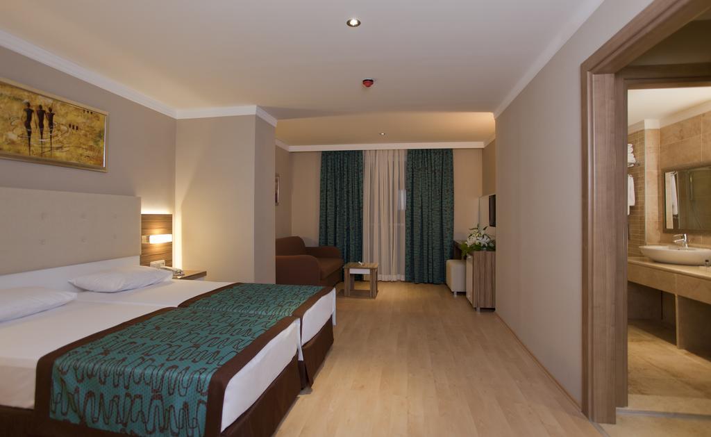 Hotell Riviera & 4*