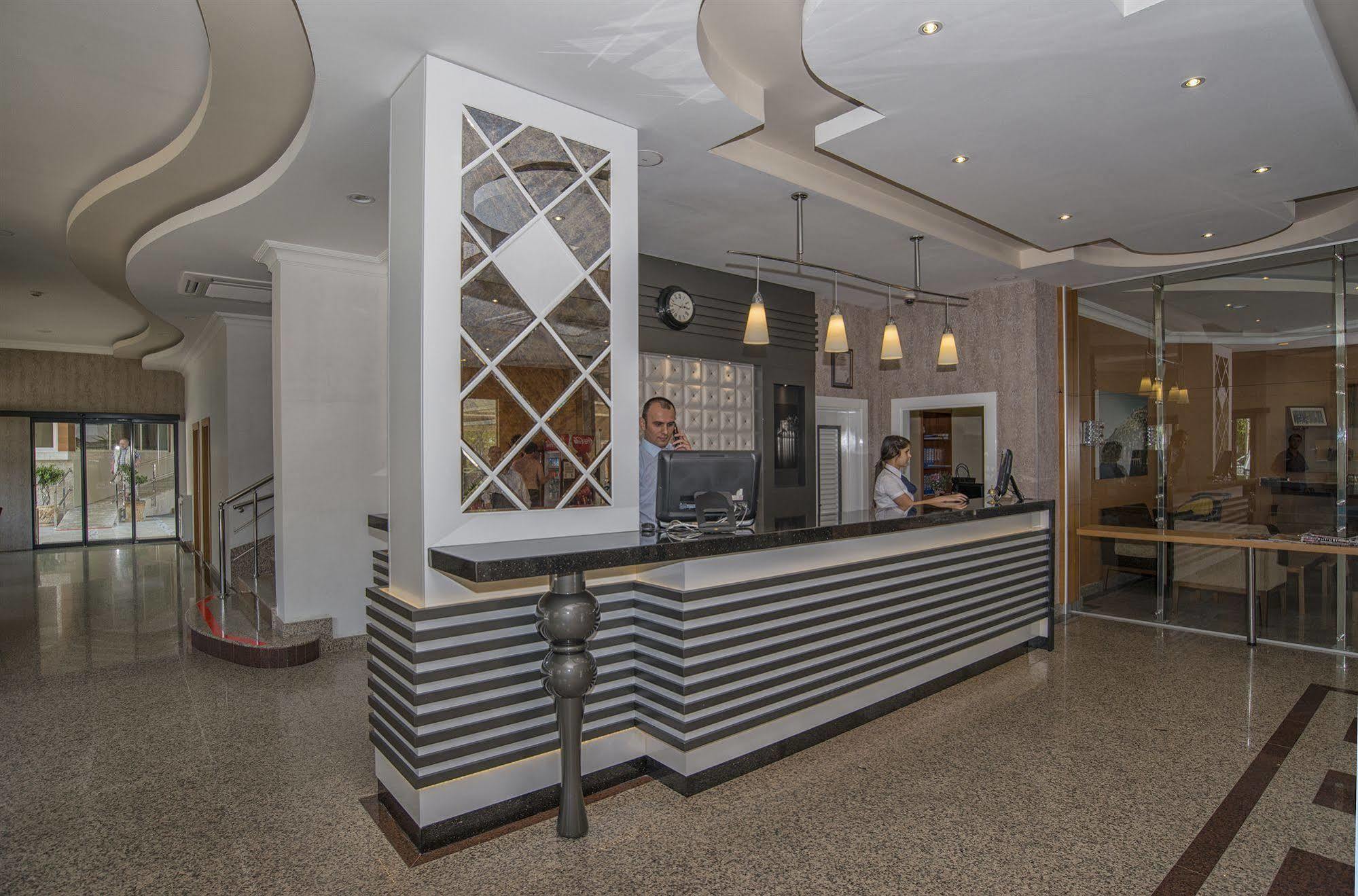 Hotell Riviera & Alanya
