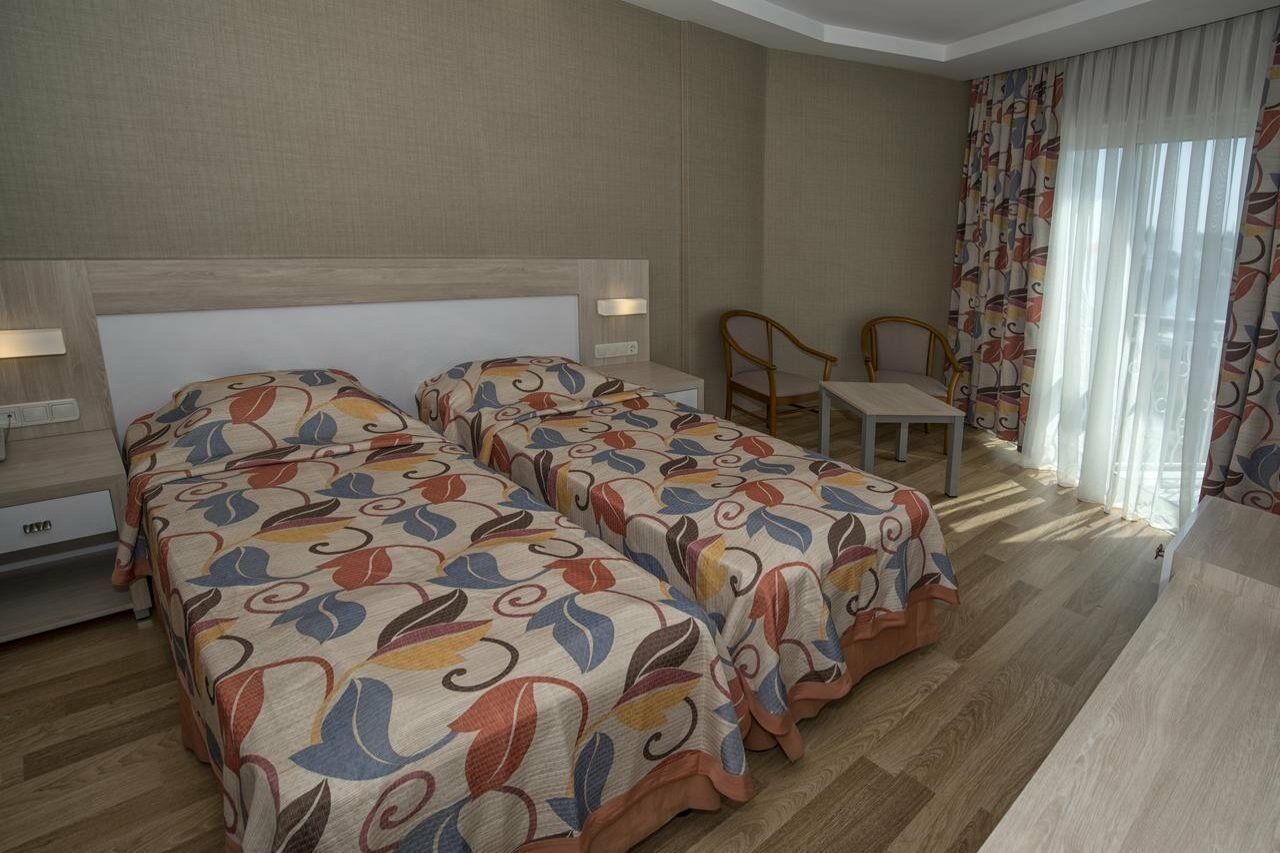Riviera & Hotell 4*